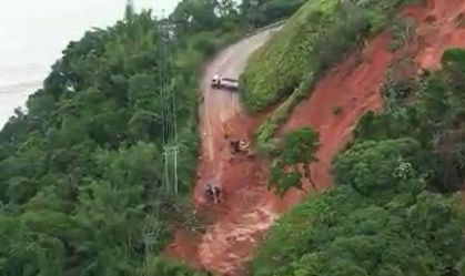 Trechos de rodovias em São Sebastião (SP) foram engolidos por deslizamentos; veja imagens