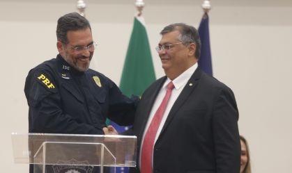 Novo diretor diz que PRF "não tem partido" e que imagem da corporação foi "maculada"