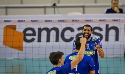 Cruzeiro sai em defesa de Wallace após punição: 'Ele será perseguido eternamente?'
