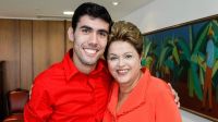 Campanha de Flávio atribui a 'Dilma Bolada' fake news sobre padroeira