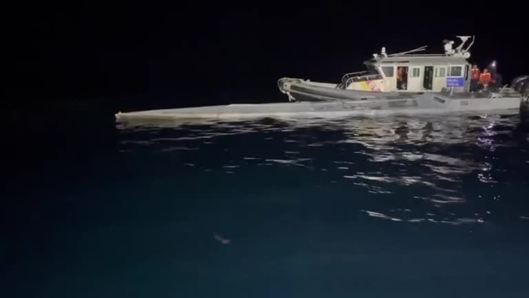 Marinha da Colômbia encontra embarcação com drogas à deriva no Pacífico / Foto: Marinha da Colômbia