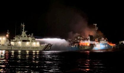 Incêndio em balsa mata 29 nas Filipinas, incluindo crianças; 225 são resgatados