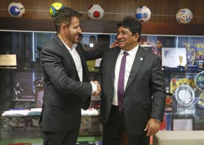 O presidente da CBF, Ednaldo Rodrigues, e o treinador Ramon Menezes