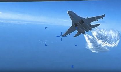 Exército dos EUA divulga vídeo de caça russo derrubando drone americano