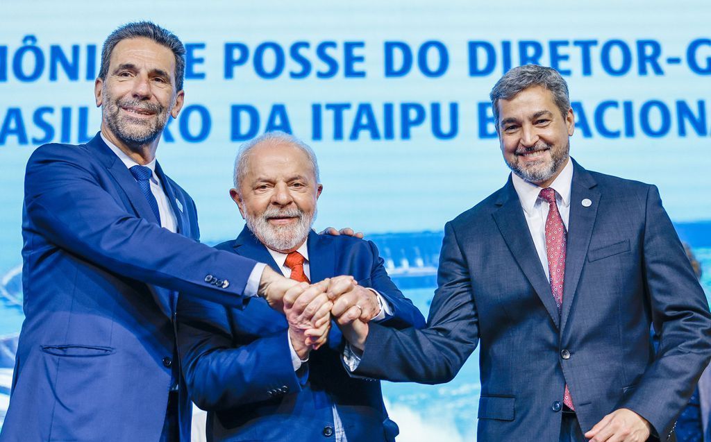 16.03.2023 - Presidente da República, Luiz Inácio Lula da Silva, durante cerimônia de posse do novo Diretor-Geral Brasileiro da Itaipu Binacional, Enio Verri. Cineteatro dos Barrageiros - Itaipu Binacional, Foz do Iguaçu - PR. Foto: Ricardo Stuckert/PR