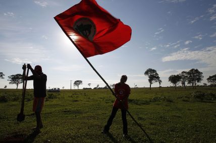 Invasão do MST em fazenda no interior de São Paulo