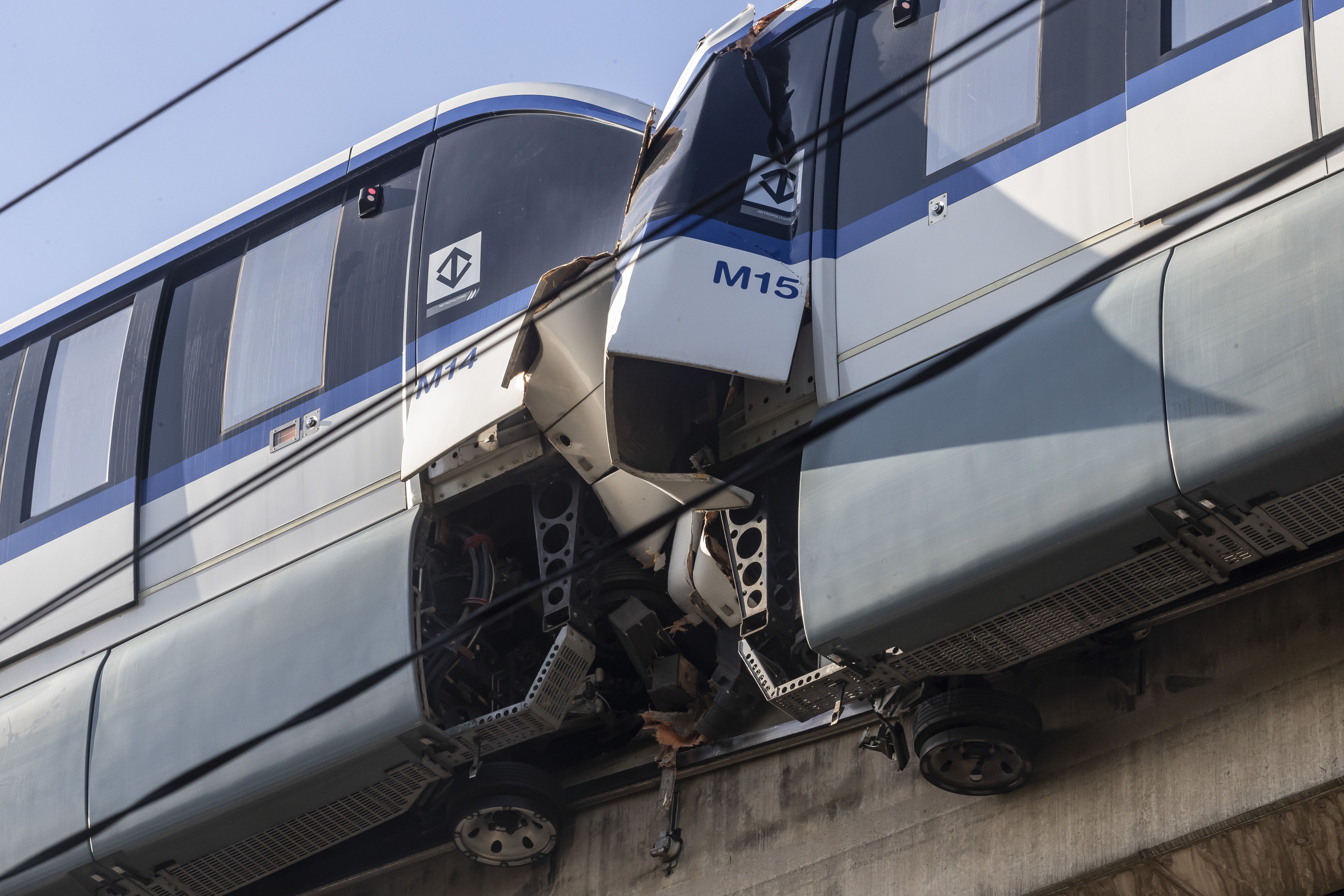 Colisão entre trens paralisa Linha-15 Prata do Metrô de SP