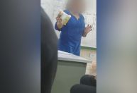 Aluno entrega esponja de aço para professora negra no DF