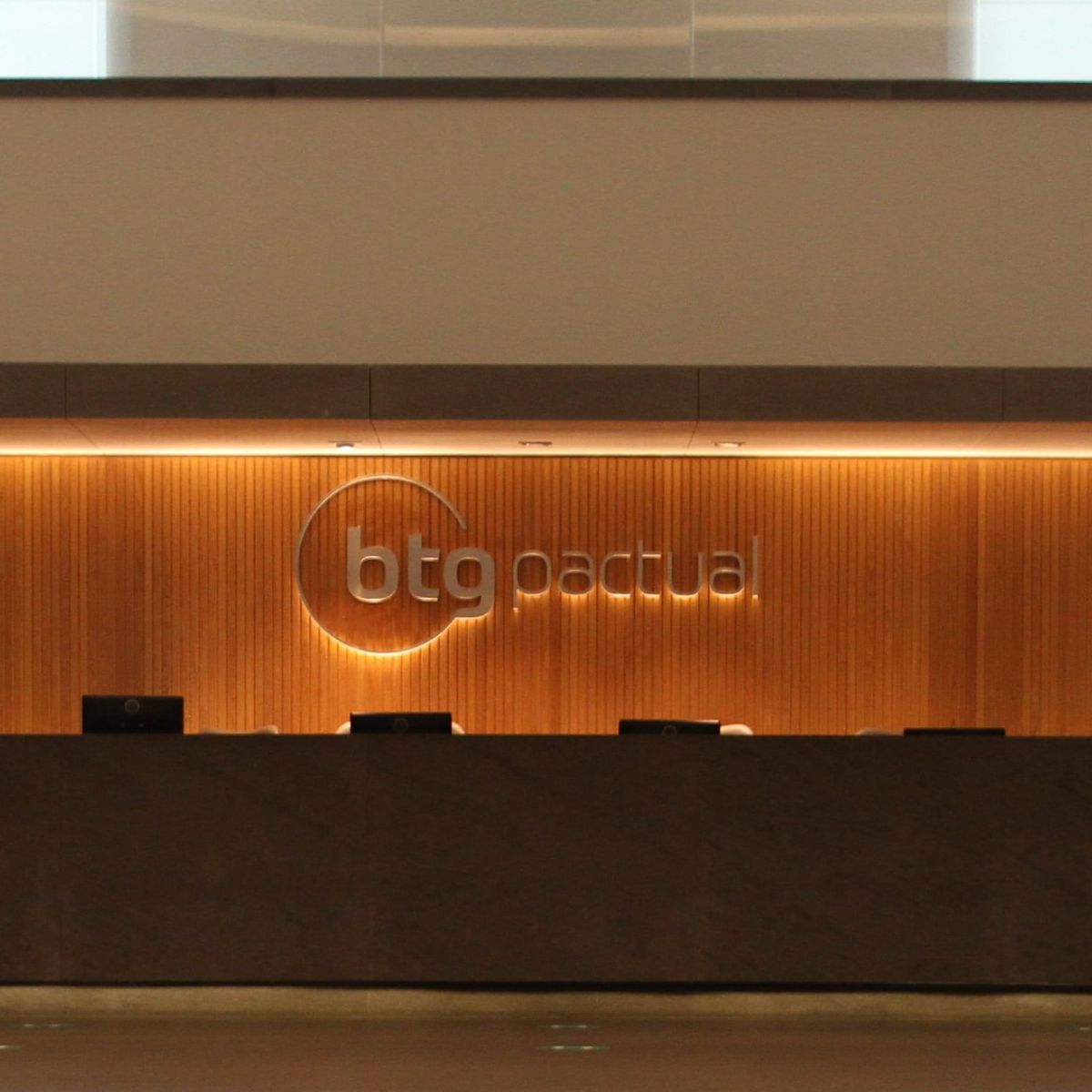 BTG compra R$ 1,5 bi em ativos de Vorcaro e dinheiro será do Banco Master |  CNN Brasil