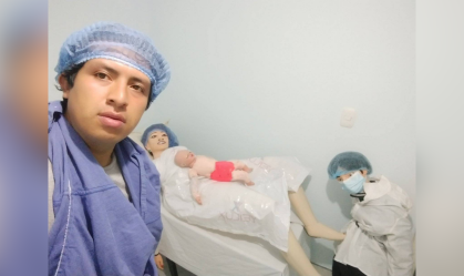 Colombiano viraliza ao mostrar família de pano e anuncia "nascimento" de 3º filho