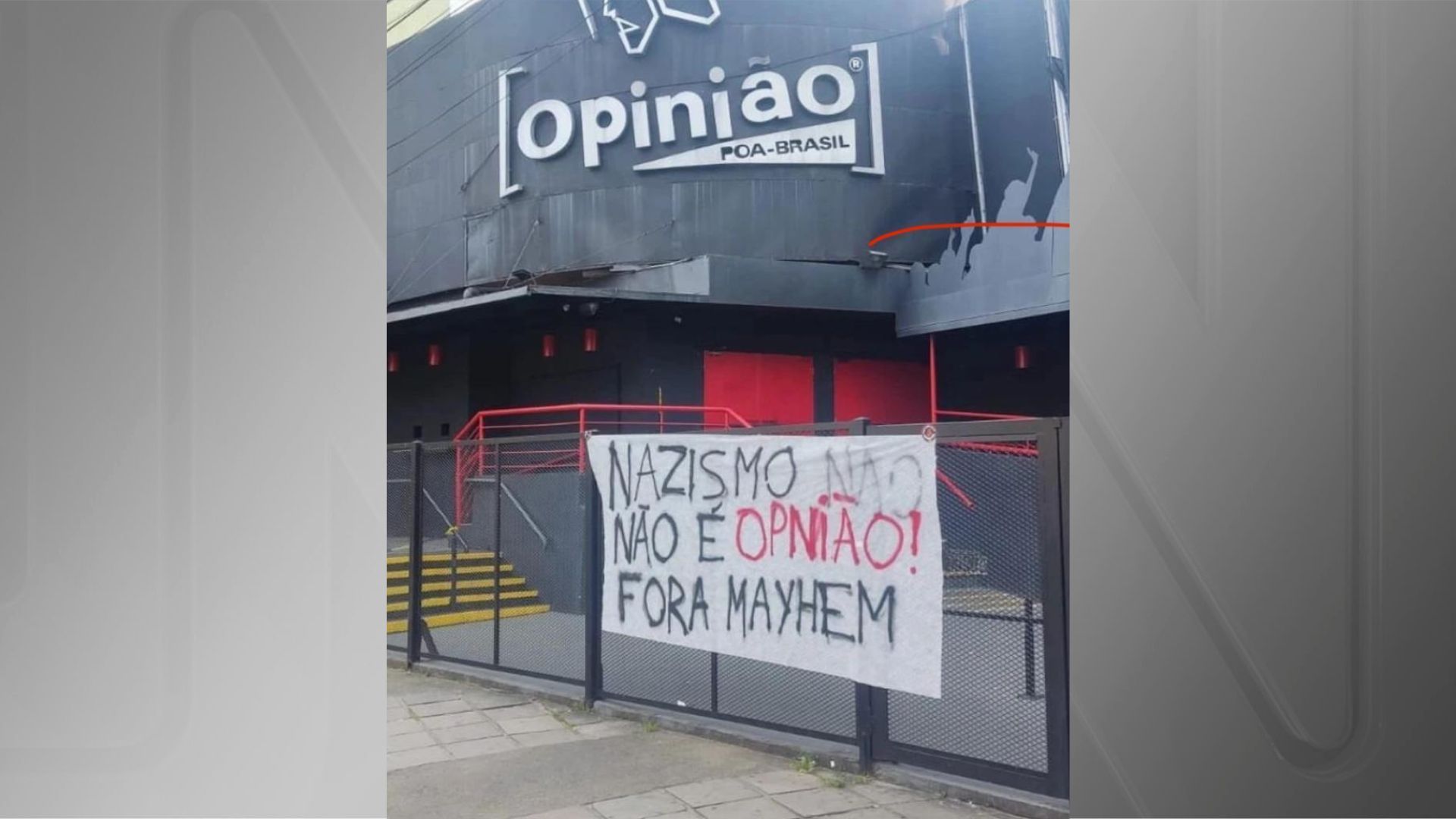 Bar Opinião, em Porto Alegre, com uma faixa contra a apresentação da banda de black metal Mayhem / Reprodução/Twitter