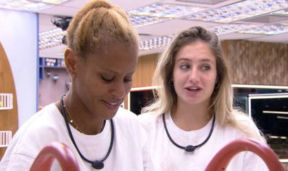 Aline ensina Bruna a cantar "Ragatanga" no BBB; veja músicas que você talvez já cantou errado