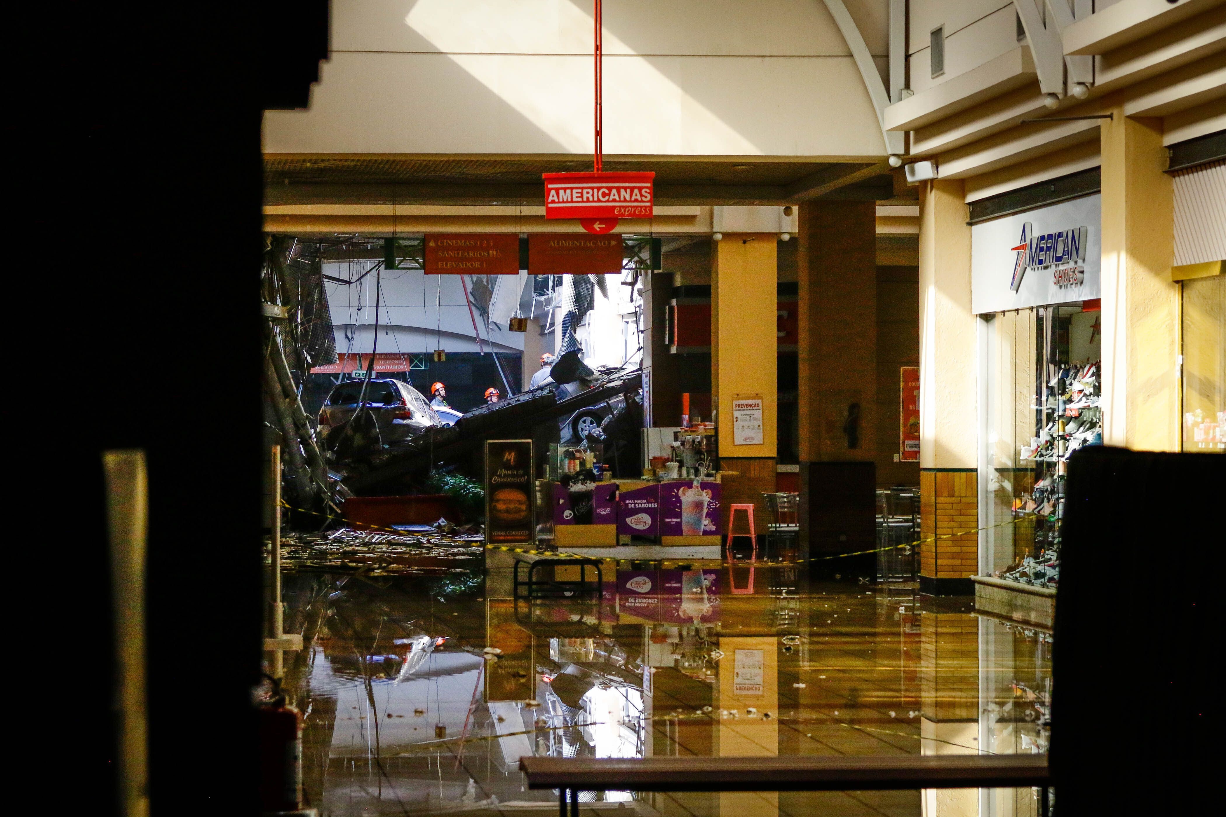 TETO DE SHOPPING DESABA EM OSASCO