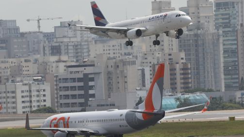 Movimentação de aviões no Aeroporto de Congonhas em São Paulo (SP)