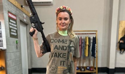Juiz nega indenização para Júlia Zanatta por ser chamada de "Barbie fascista"