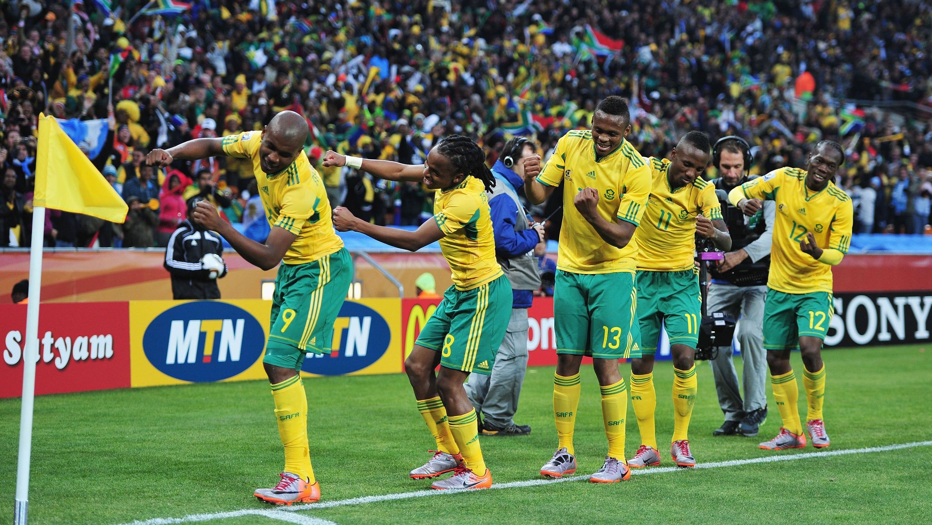 Jogadores da África do Sul comemoram gol contra o México na Copa do Mundo de 2010