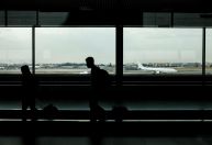 Homem suspeito de canibalismo tenta viajar para o Brasil com carne humana em mala e é detido em Portugal