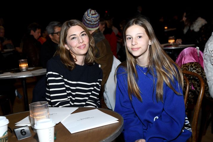 Sofia Coppola e Romy Mars participam do desfile Marc Jacobs Fall 2020 durante a New York Fashion Week em 12 de fevereiro de 2020 na cidade de Nova York • Dimitrios Kambouris/Getty Images for Marc Jacobs