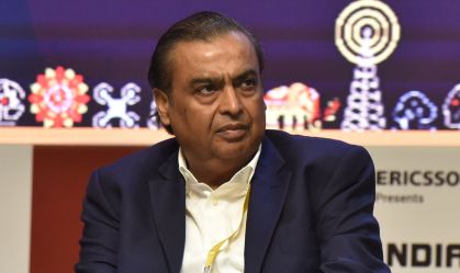 Quem é Mukesh Ambani, bilionário indiano que pagou casamento de R$ 3,2 bilhões para o filho