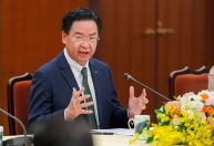 “Não somos idiotas”, diz ministro das Relações Exteriores de Taiwan ao criticar postura pacificadora da China