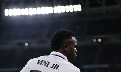 Roberto Carlos sobre racismo com Vinícius Jr.: "Polícia tem que entrar"