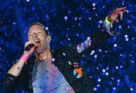 Chris Martin deu carona para fã que estava indo ver o show do Coldplay