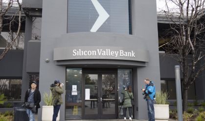 EUA tentam conter impacto da falência do SVB, empresas chinesas tentam acalmar investidores e mais de 13 de março