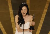 Michelle Yeoh lamenta por Greta Gerwig e Margot Robbie ficarem de fora do Oscar