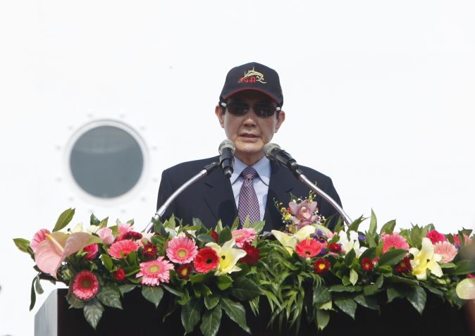 Então presidente de Taiwan Ma Ying-jeou fala durante a cerimônia de comissionamento do navio Xin Bei em 30 de março de 2013 em Kaohsiung, Taiwan / Ashley Pont/ Getty Images