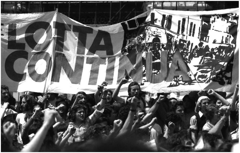 Manifestação da organização paramilitar de esquerda Lotta Continua, nos "anos de chumbo" na Itália – período de turbulência sociopolítica que durou do final dos anos 1960 ao fim da década de 1980.