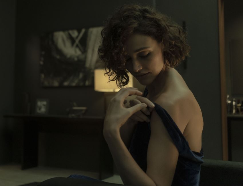 Débora Nascimento interpreta Miranda na série "Olhar Indiscreto", da Netflix. / Netflix/Divulgação