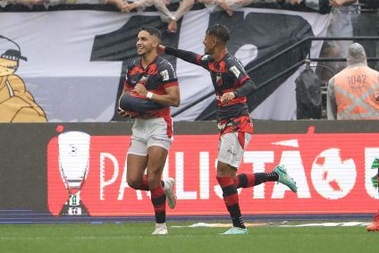 Jogadores do Ituano comemoram gol marcado contra o Corinthians neste domingo (12) pelas quartas de final do Paulistão