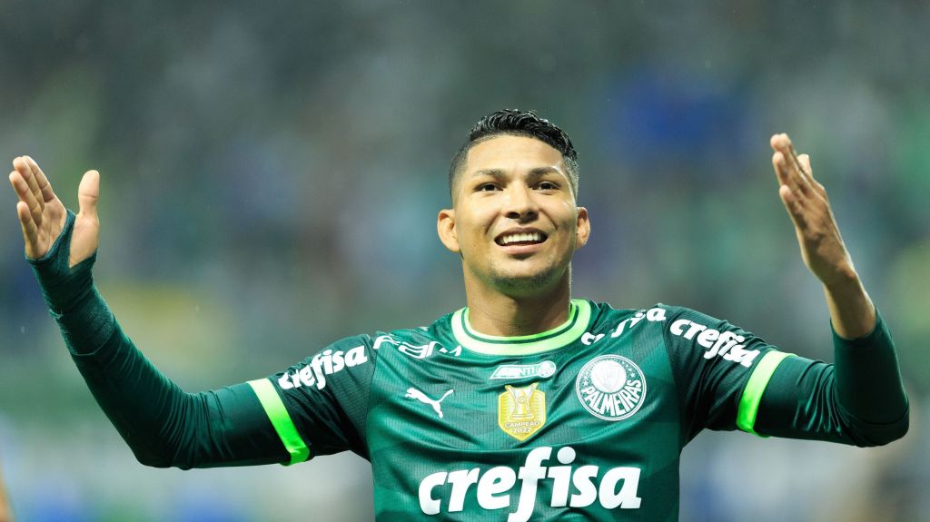 Rony comemora o gol pelo Palmeiras