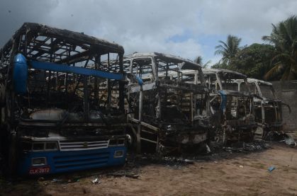O Terminal de ônibus e a garagem de empresa privada de ônibus de Turismo, em Parnamirim,, região metropolitana de Natal, no Rio Grande do Norte, foram alvos dos criminosos na madrugada desta quarta-feira (15)