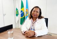 Quem é a delegada da PF que investiga crimes há 44 anos no Brasil