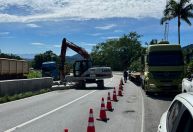 Principal ligação entre Curitiba e o litoral do PR está interditada por afundamento de pista