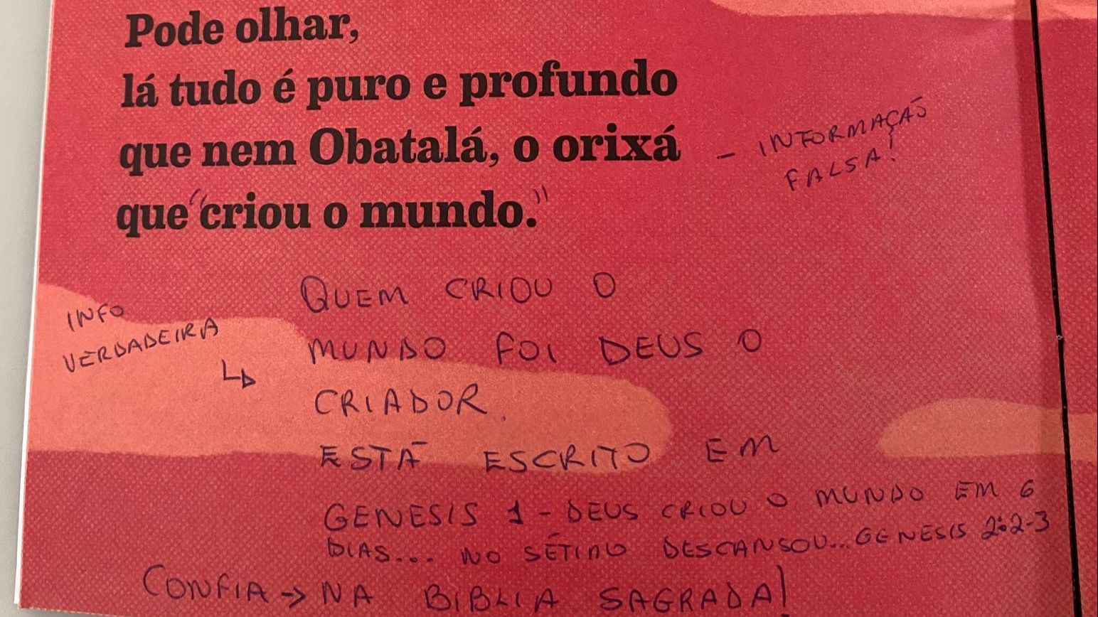 Livro do rapper Emicida vandalizado por mãe de aluno em Salvador (BA)