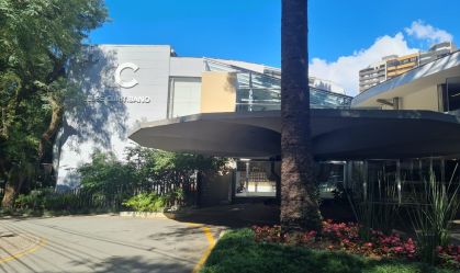 MP faz operação contra suspeito de gravar vídeos de pornografia infantil em clube de alto padrão de Curitiba