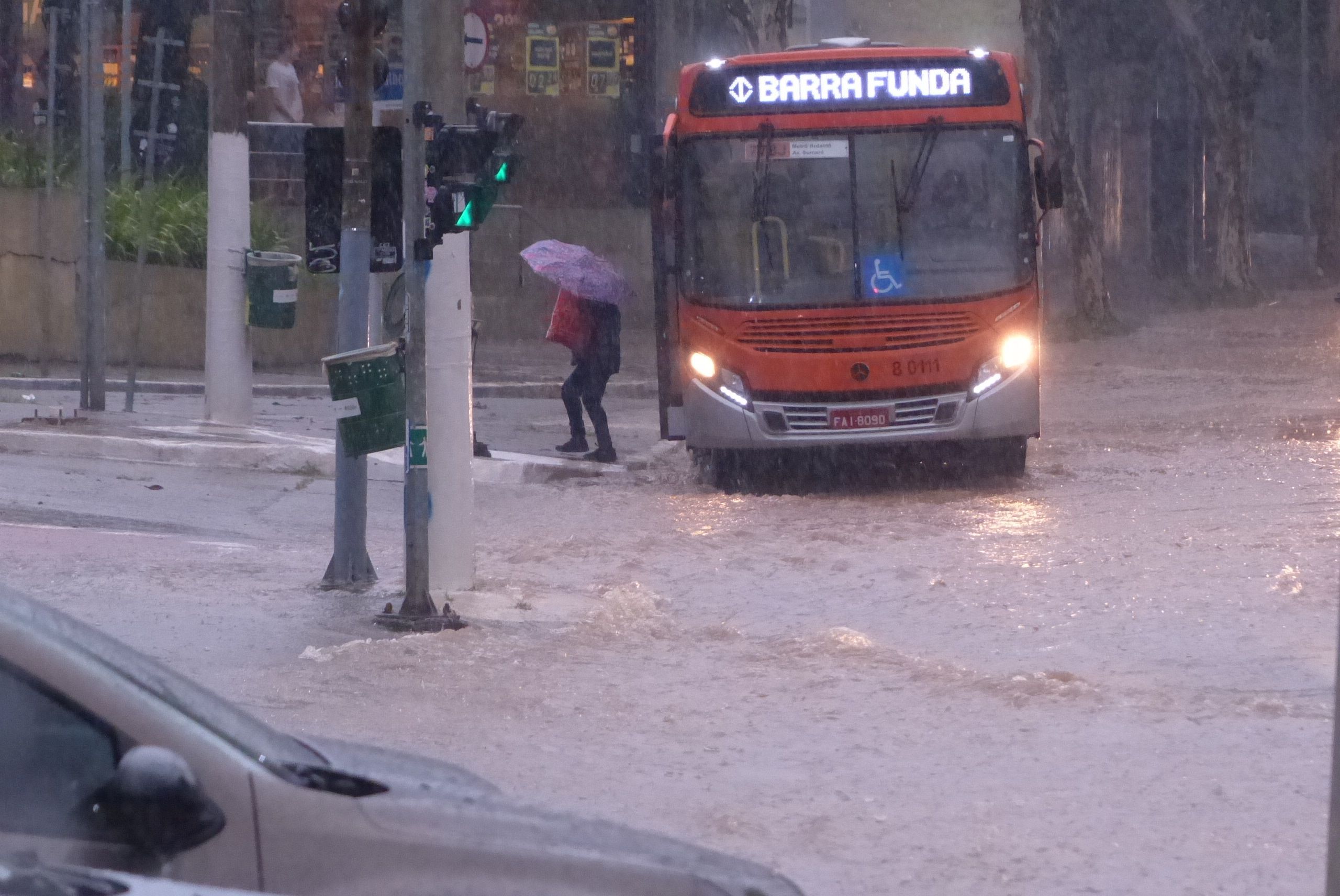 Alagamento na Avenida Sumaré