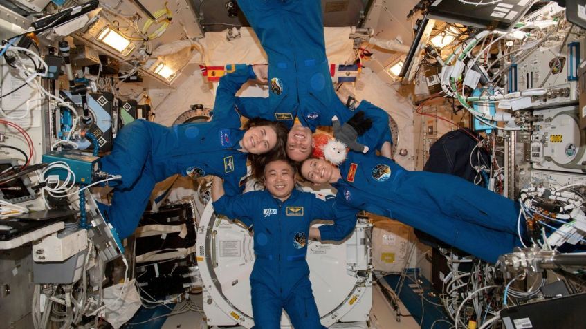 Anna Kikina, da Roscosmos, Josh Cassada e Nicole Mann, da NASA, e Koichi Wakata, da JAXA formam a Crew-5 / NASA/AP