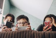 iPhone, formatura e Disney: levantamento mostra para que os jovens estão guardando dinheiro