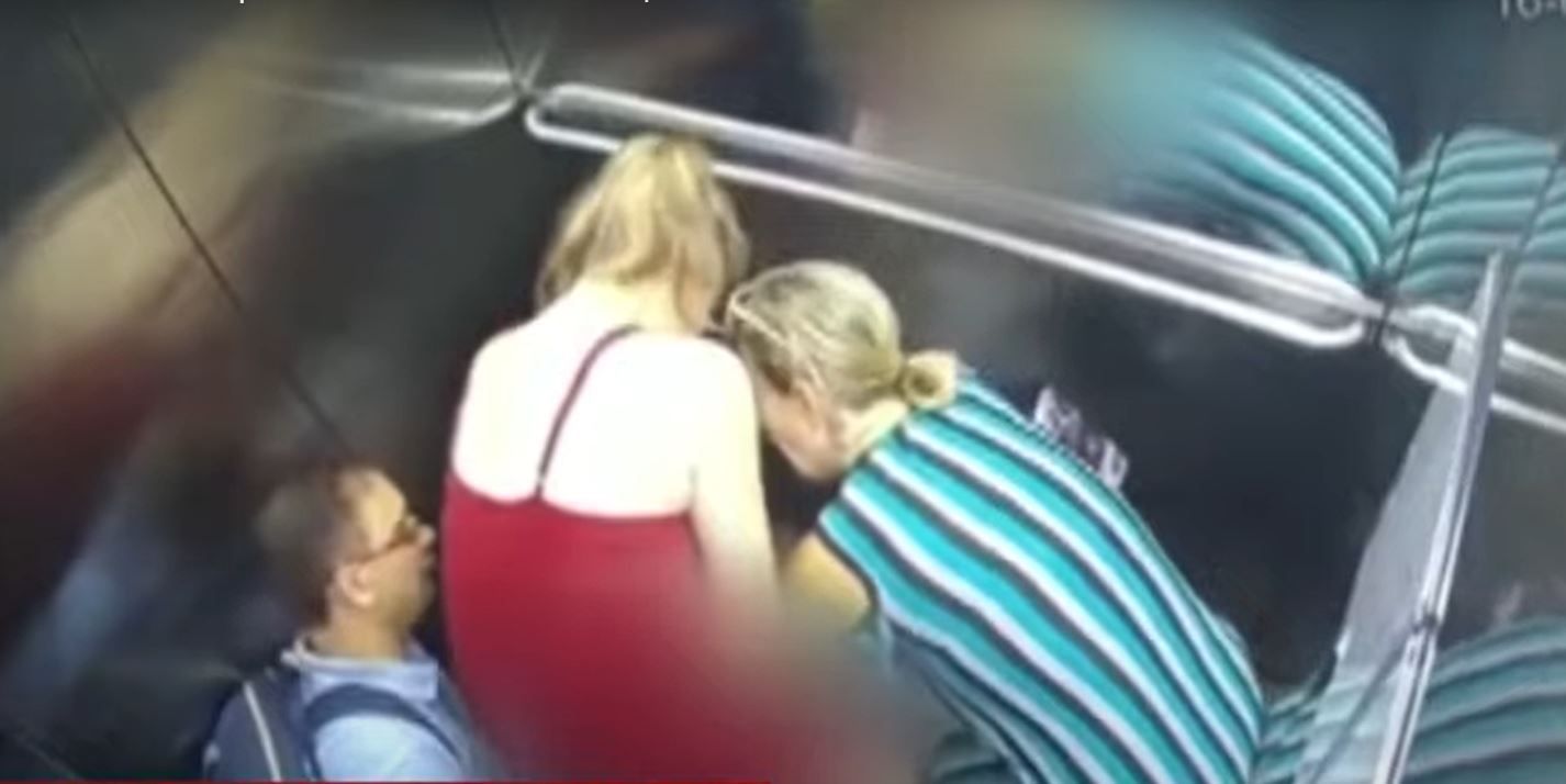 Mulher dá à luz em elevador