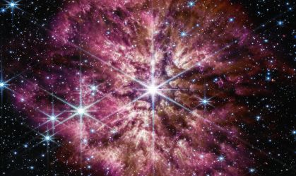 Telescópio Webb captura imagem de estrela 30 vezes maior que o Sol prestes a explodir