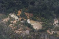 Helicóptero cai e dois indígenas idosos morrem em Terra Yanomami