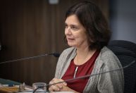 Ministra da Saúde esperou “autorização” de Lula para se manifestar contra PL do aborto