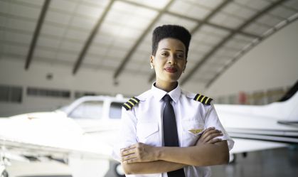 Faltam mulheres negras em companhias aéreas do país, revela estudo