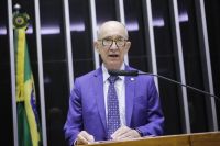 Rui Falcão diz que cometeu erro ao votar a favor de derrubada do IOF