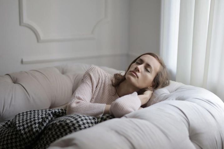 Quais são os sintomas do câncer no intestino? / Imagem: Pexels/Andrea Piacquadio