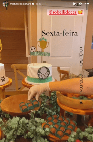 Story de Michelle Bolsonaro mostra bolos e doces sobre a mesa em comemoração ao seu aniversário e o de Jair Bolsonaro. Reprodução/Instagram