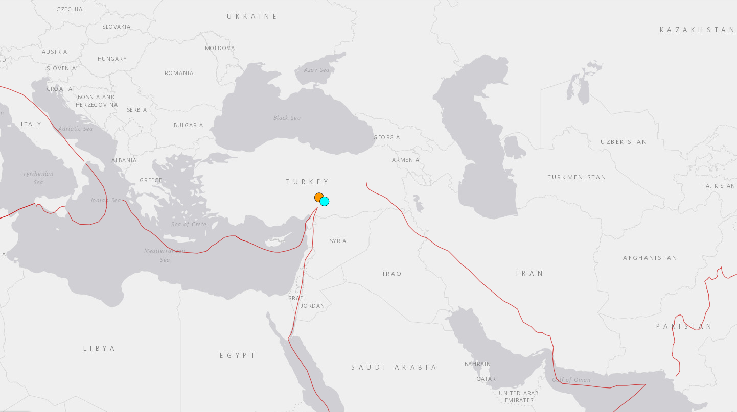 Mapa do US Geological Survey (USGS) mostra pontos onde ocorreram dois tremores secundários de magnitude 4,6 nesta terça-feira (14), na Turquia. / US Geological Survey (USGS)